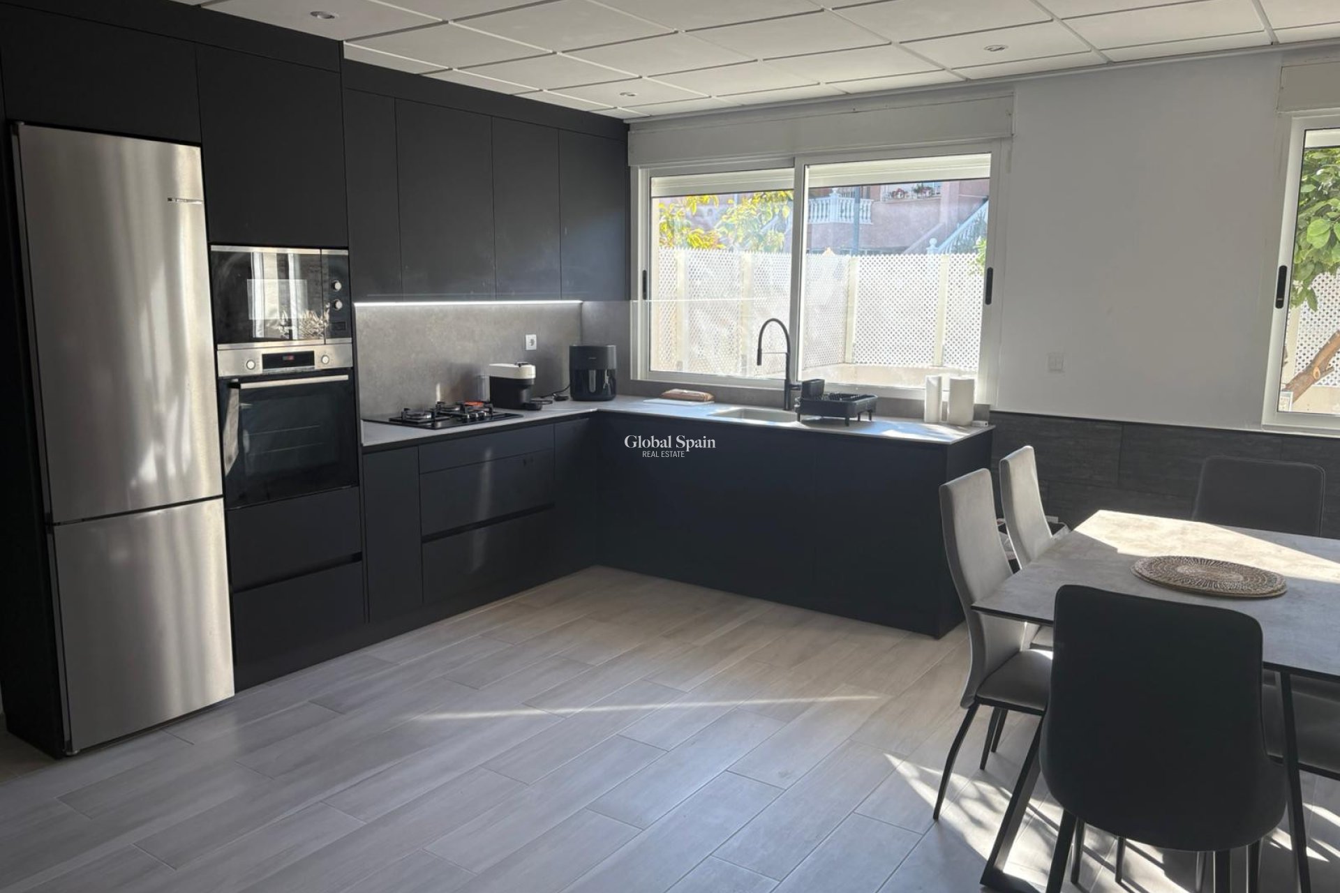 Odsprzedaż - DOM -
ALGORFA