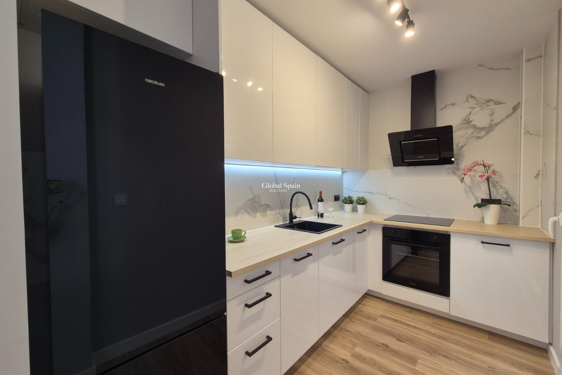 Odsprzedaż - DOM -
ALICANTE - La Florida
