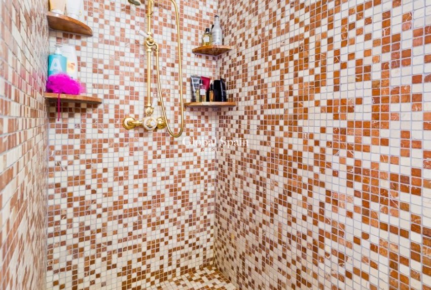 Odsprzedaż - DOM -
ALMORADÍ - Camino De Catral