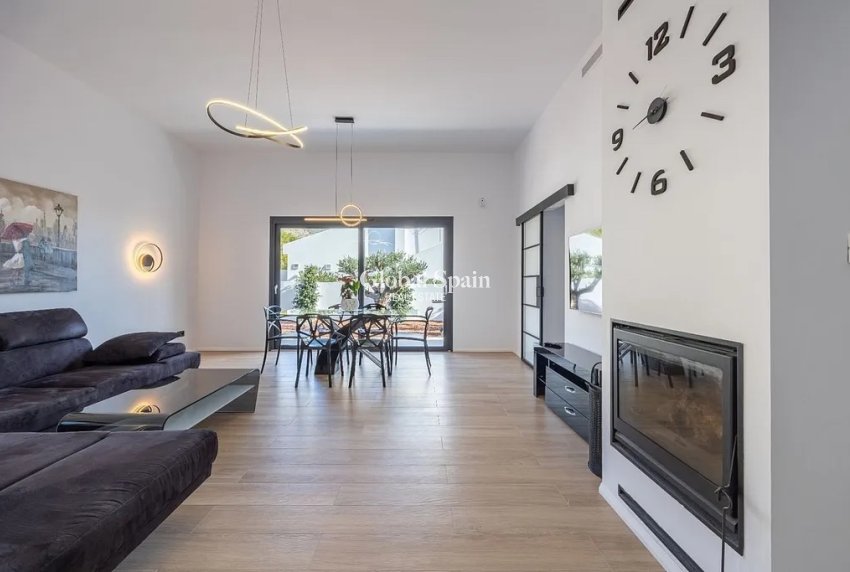 Odsprzedaż - Dom -
ALTEA