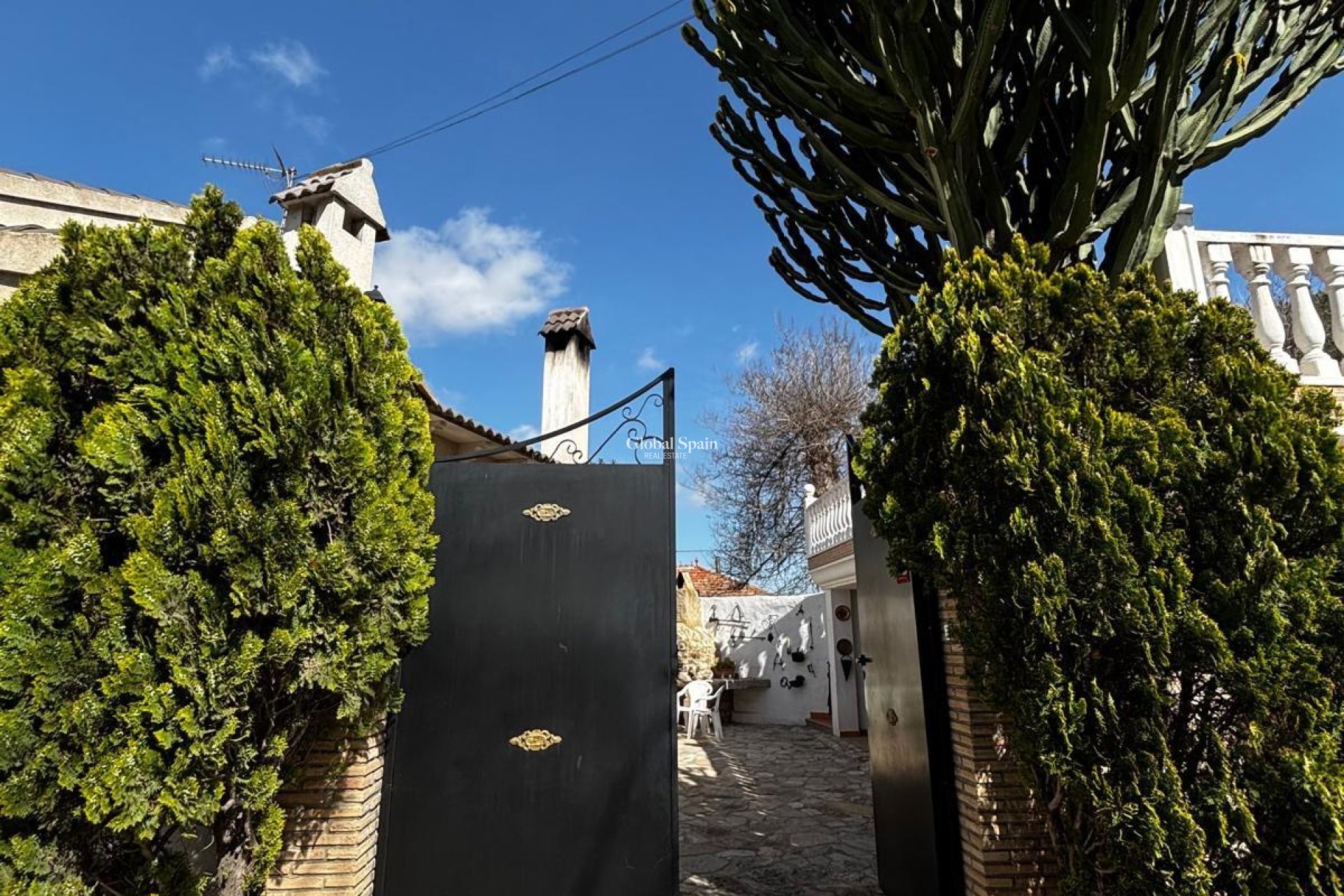 Odsprzedaż - DOM -
BENEJÚZAR - Comunidad Valenciana