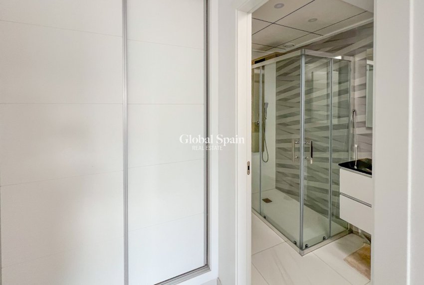 Odsprzedaż - Dom -
BIGASTRO