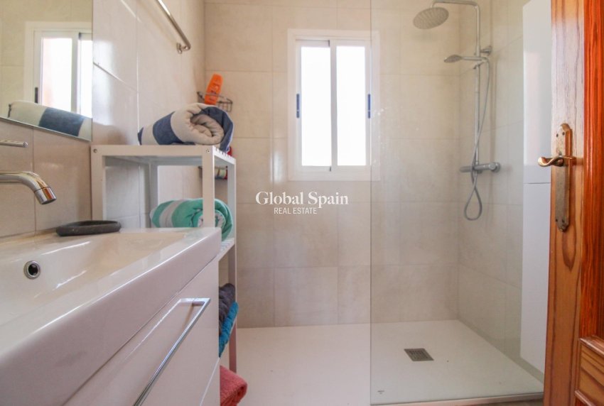 Odsprzedaż - Dom -
CABO ROIG