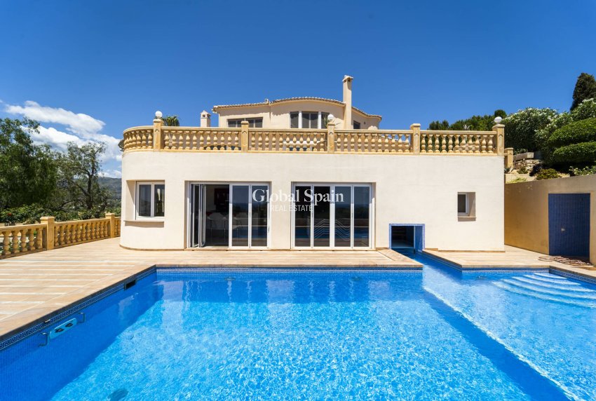 Odsprzedaż - DOM -
CALPE - Costa Blanca