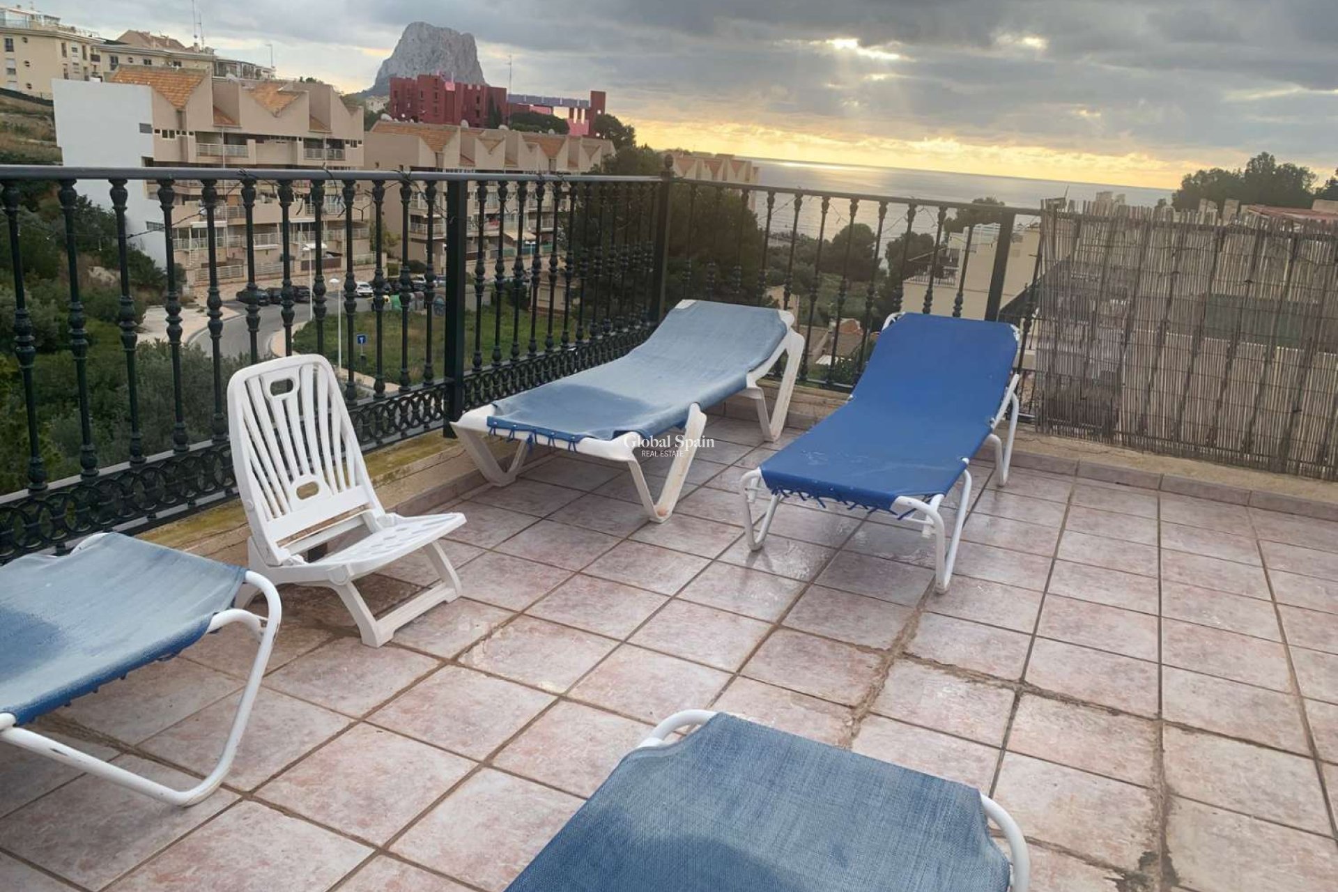 Odsprzedaż - DOM -
CALPE - Costa Blanca