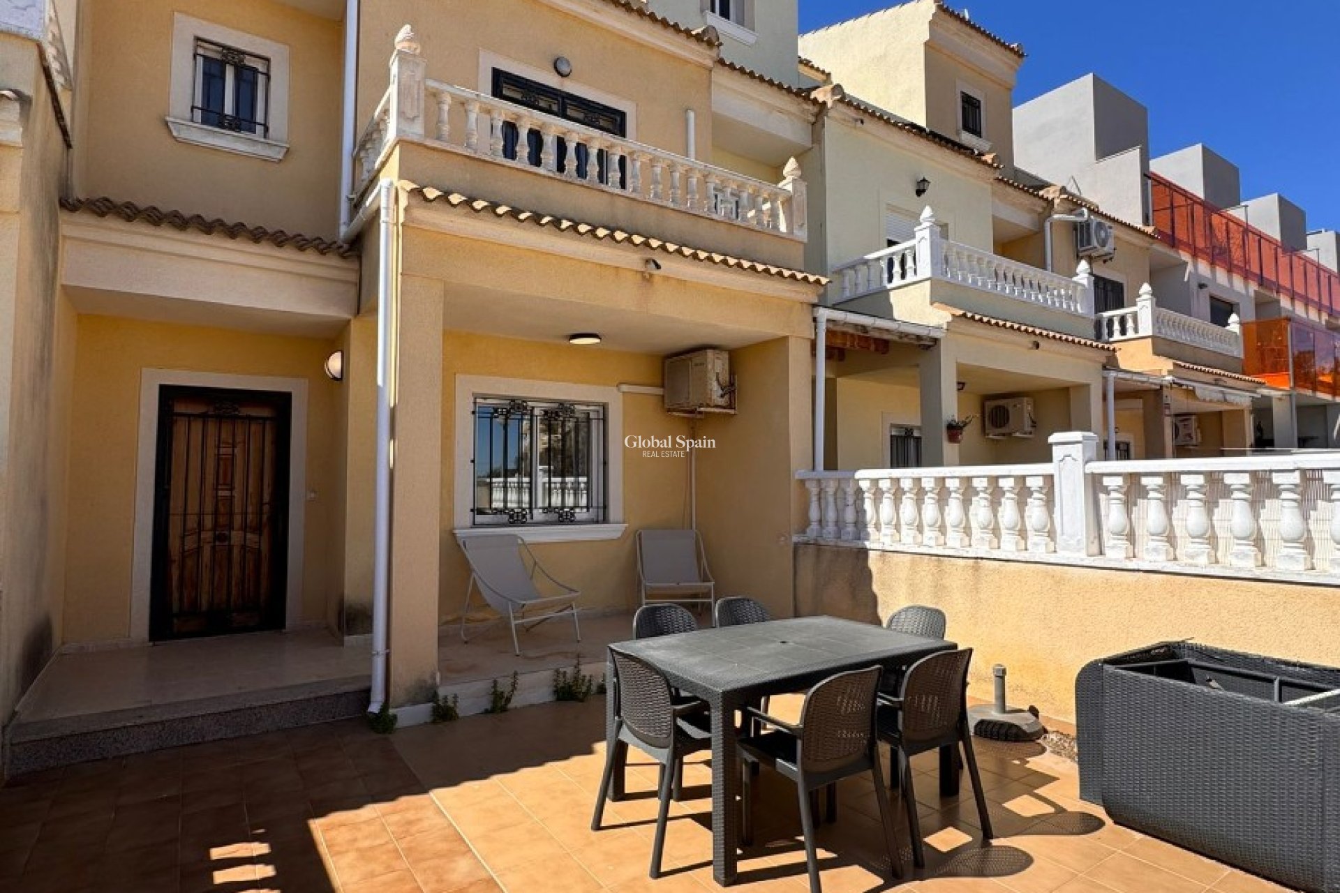 Odsprzedaż - DOM -
CAMPOAMOR - Costa Blanca
