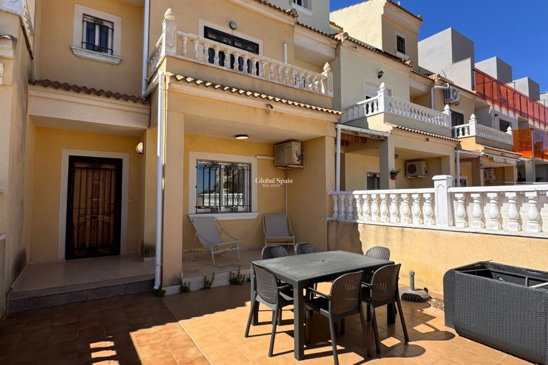 Odsprzedaż - DOM -
CAMPOAMOR - Costa Blanca