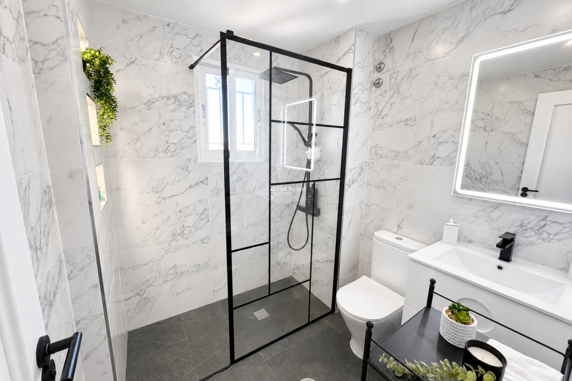 Odsprzedaż - DOM -
CAMPOAMOR - Costa Blanca