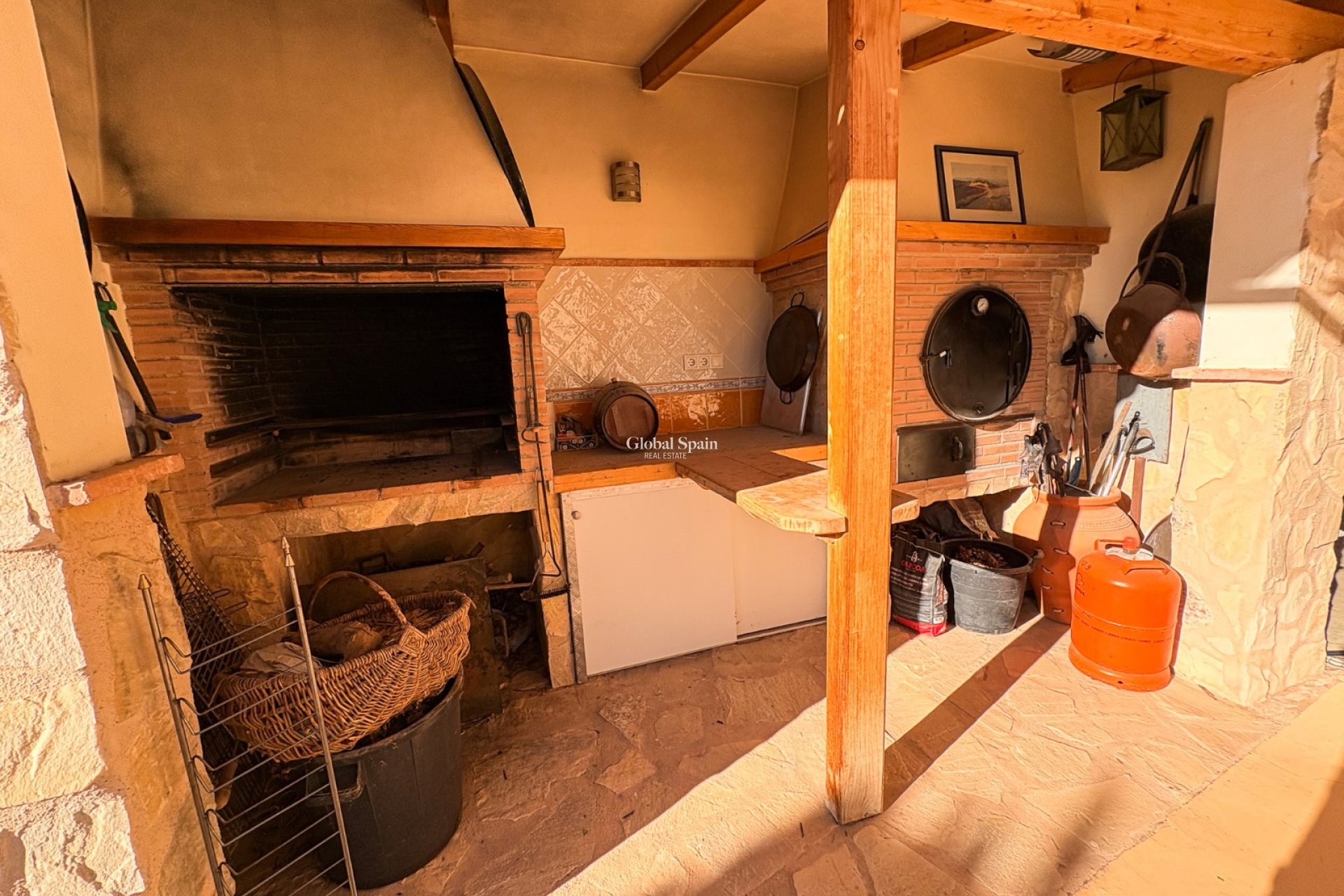 Odsprzedaż - DOM -
CREVILLENTE