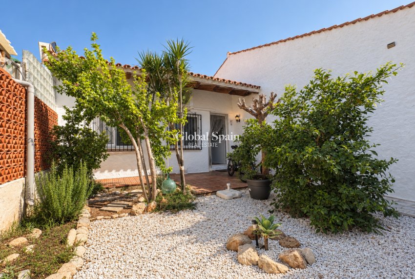 Odsprzedaż - DOM -
DENIA - Les Marines - Las Marinas
