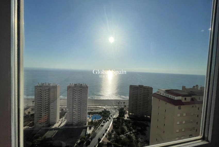 Odsprzedaż - DOM -
EL CAMPELLO - Costa Blanca