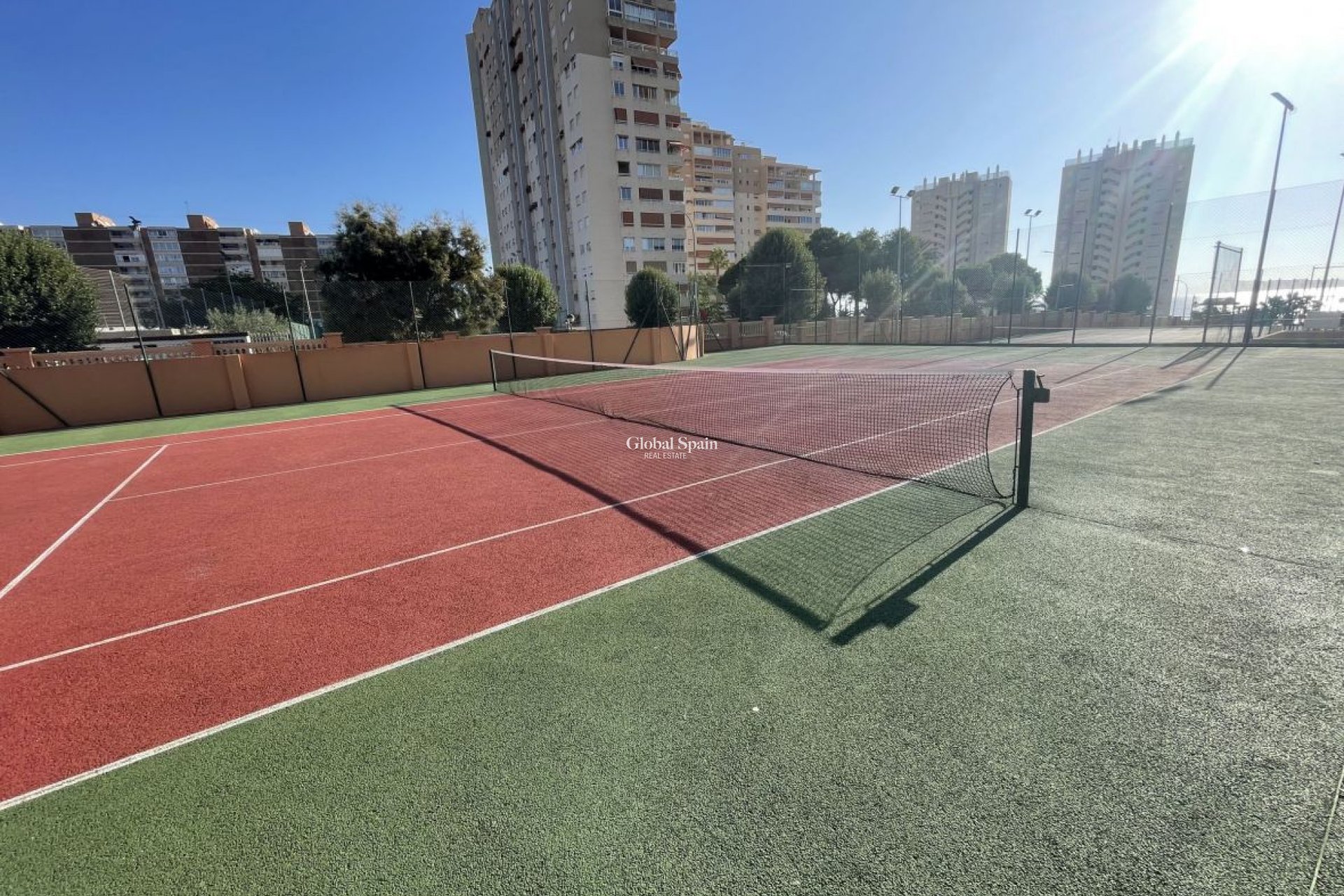 Odsprzedaż - DOM -
EL CAMPELLO - Costa Blanca