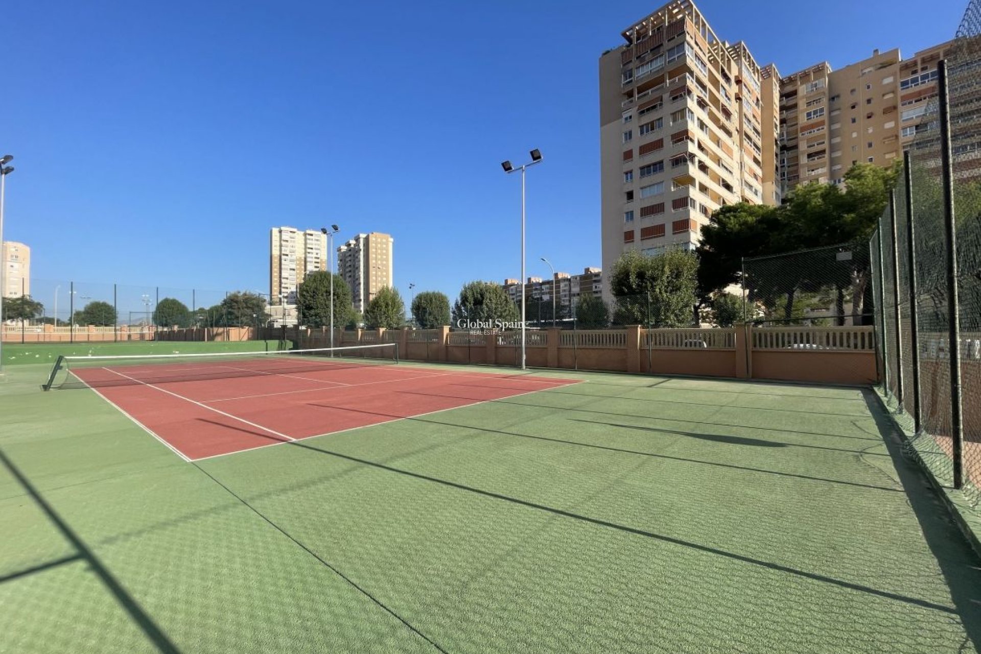 Odsprzedaż - DOM -
EL CAMPELLO - Costa Blanca