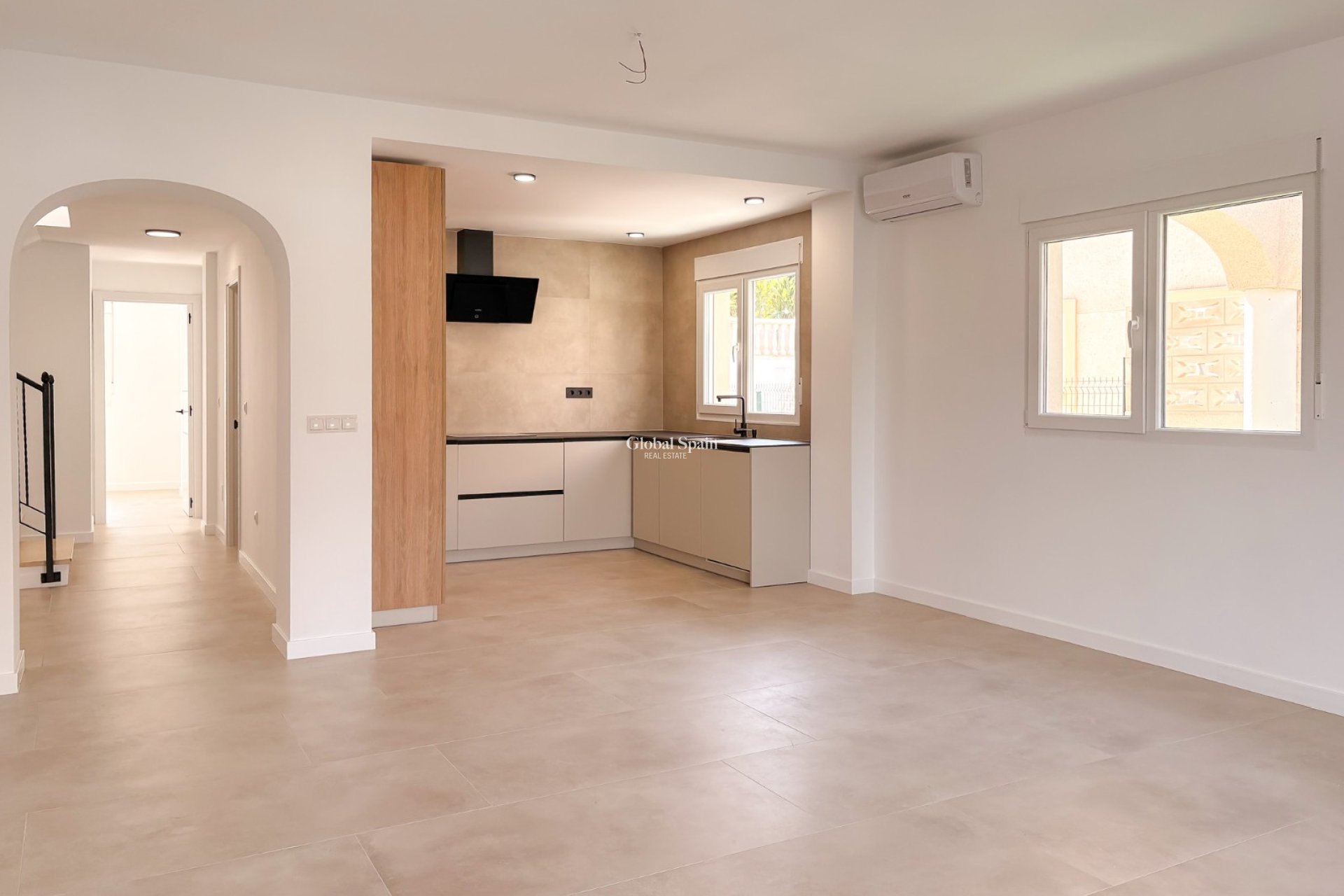 Odsprzedaż - DOM -
EL CAMPELLO - Pueblo Acantilado - Venta Lanuza