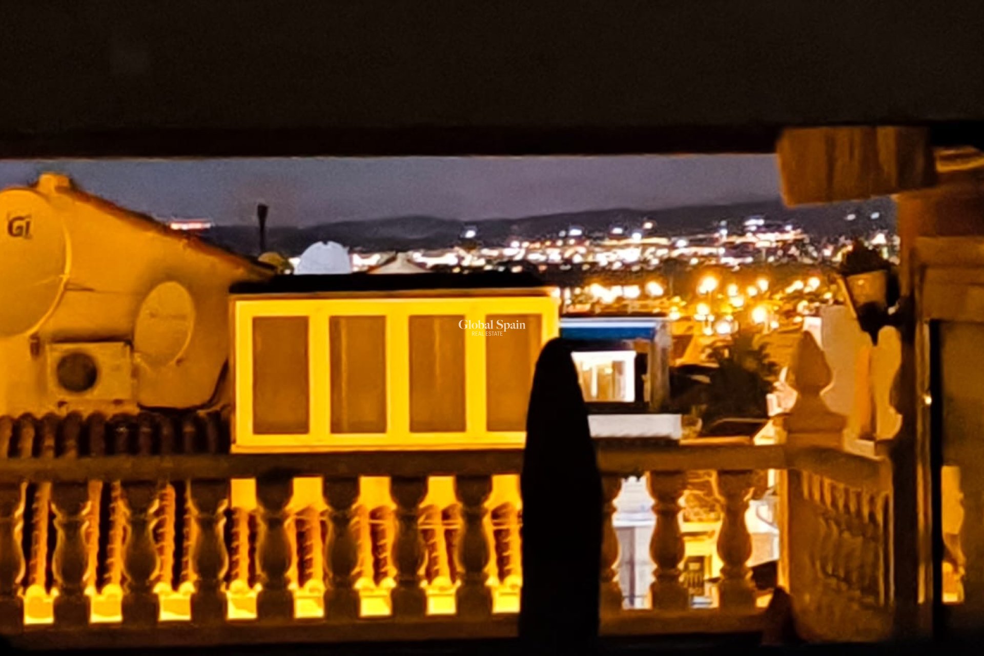 Odsprzedaż - DOM -
EL CHAPARRAL - Inland