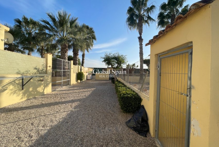 Odsprzedaż - DOM -
ELCHE - Costa Blanca