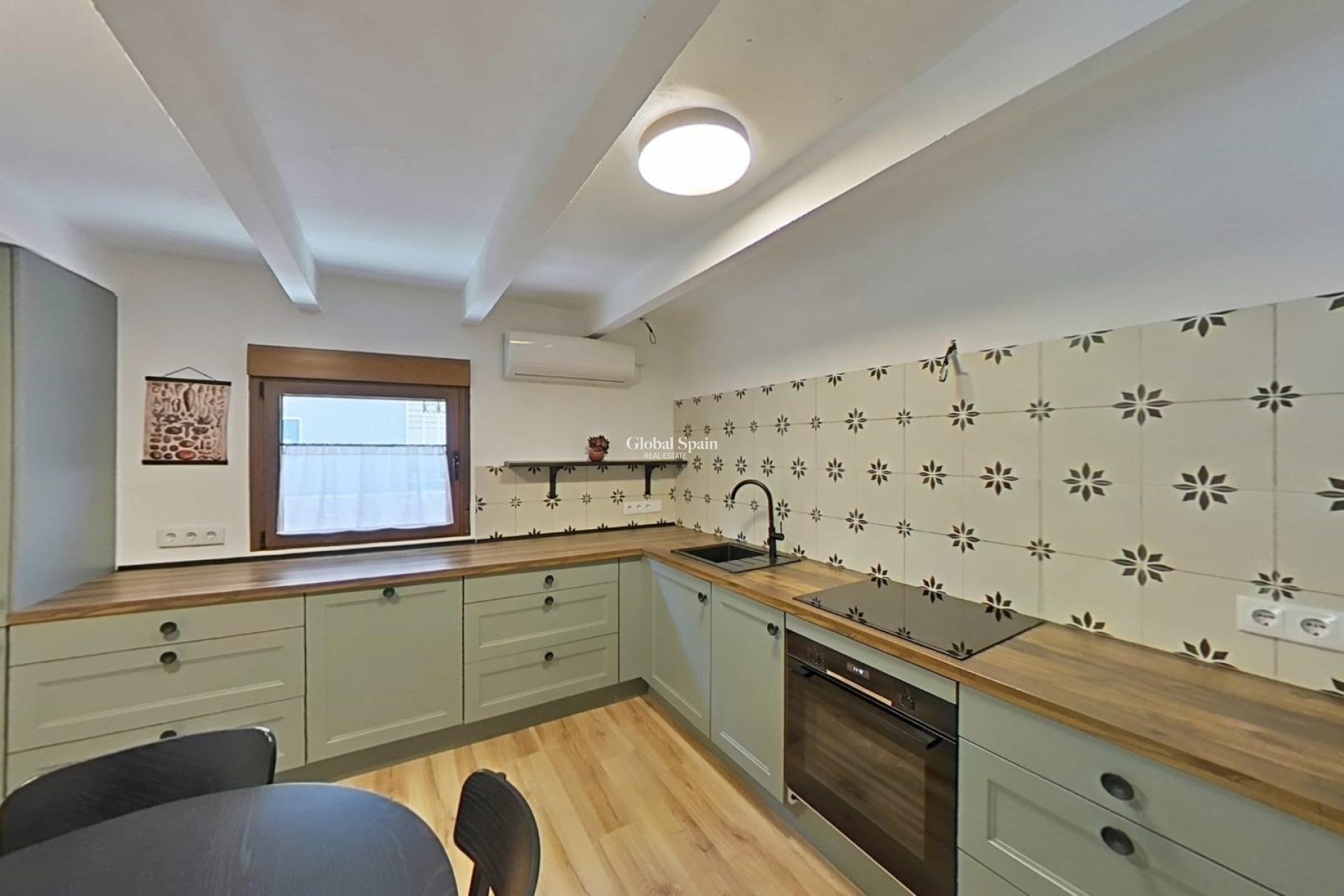 Odsprzedaż - DOM -
FORMENTERA DEL SEGURA - Centro