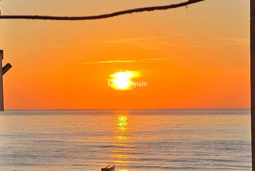 Odsprzedaż - DOM -
GUARDAMAR DEL SEGURA - Benamor