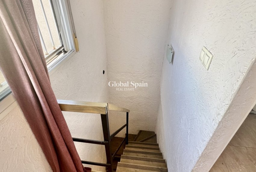 Odsprzedaż - DOM -
GUARDAMAR DEL SEGURA - Costa Blanca