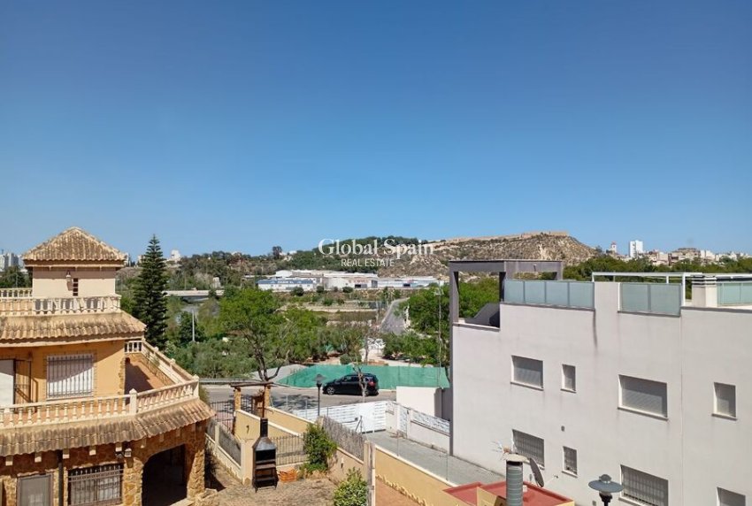Odsprzedaż - DOM -
GUARDAMAR DEL SEGURA - Costa Blanca