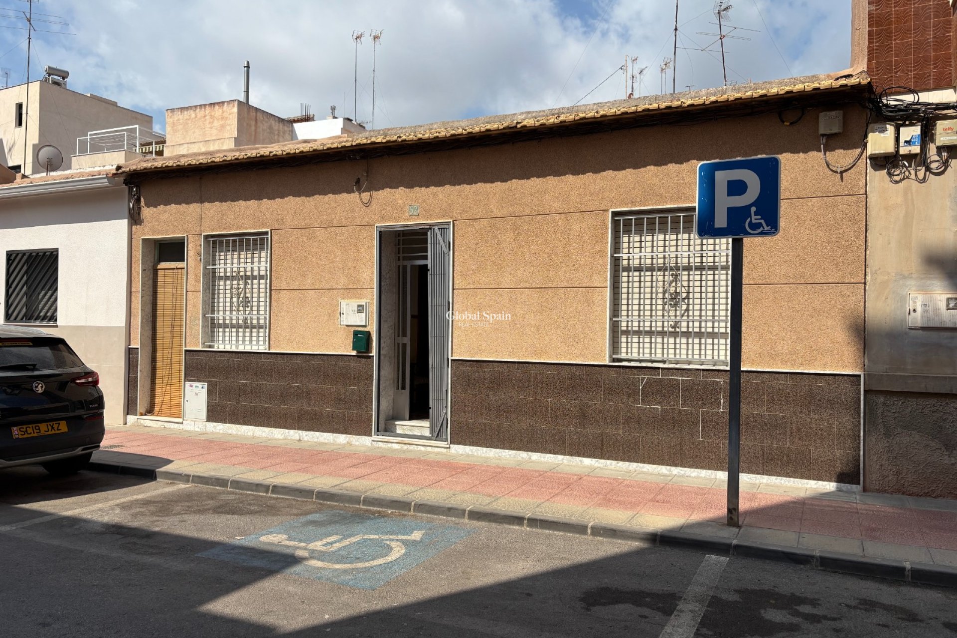 Odsprzedaż - DOM -
GUARDAMAR DEL SEGURA - Costa Blanca
