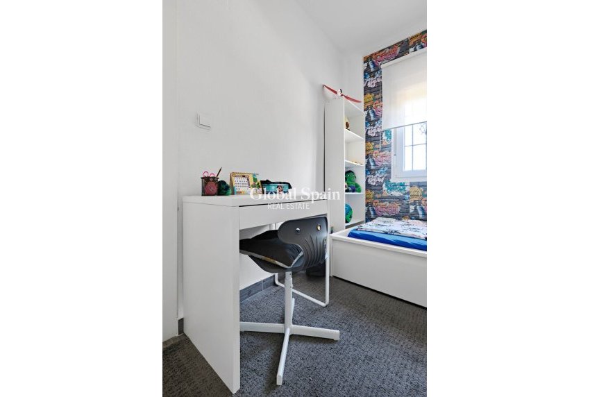 Odsprzedaż - DOM -
GUARDAMAR DEL SEGURA - EL RASO