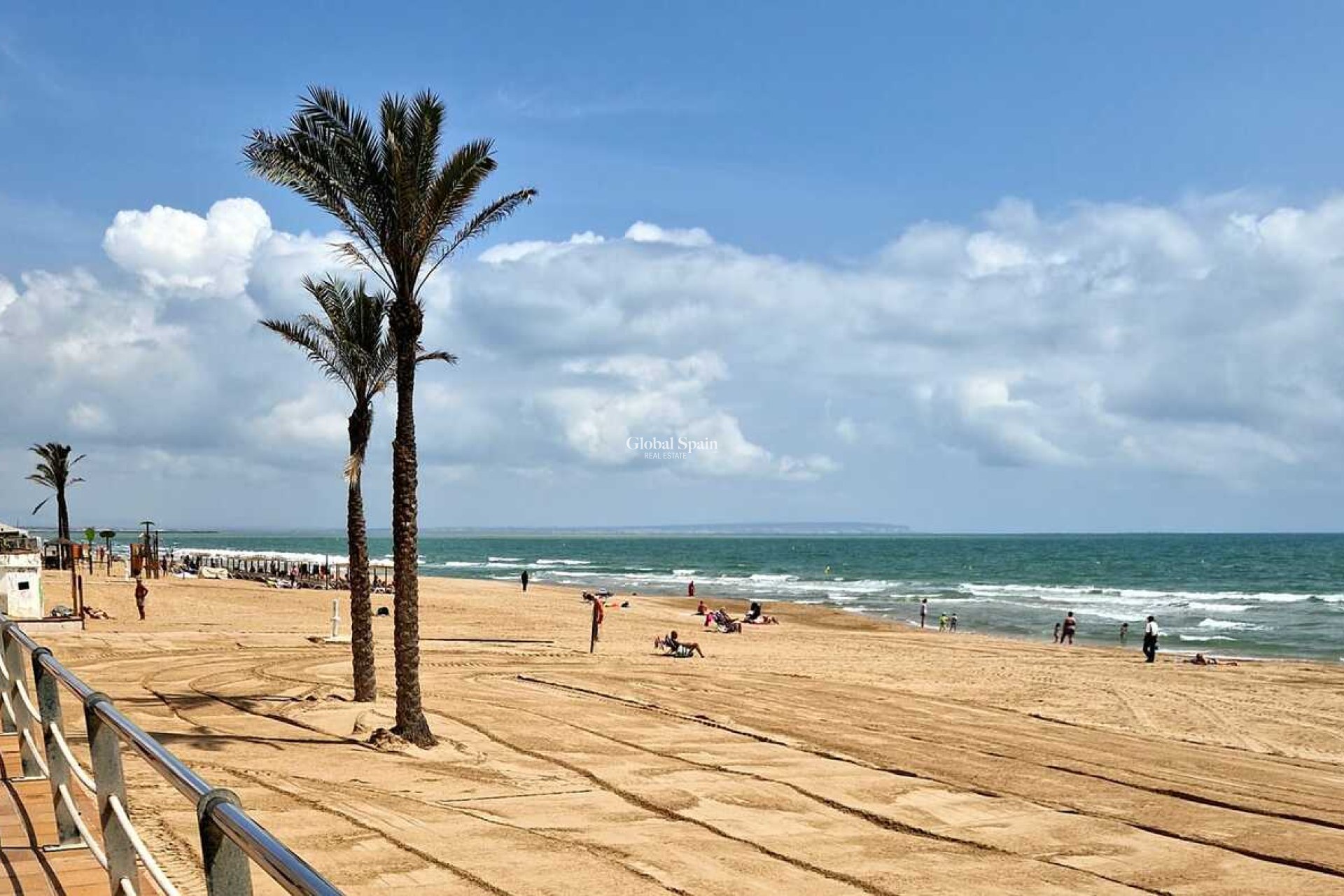 Odsprzedaż - DOM -
GUARDAMAR DEL SEGURA - ELS SECONS