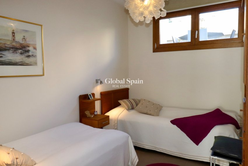 Odsprzedaż - Dom -
GUARDAMAR DEL SEGURA