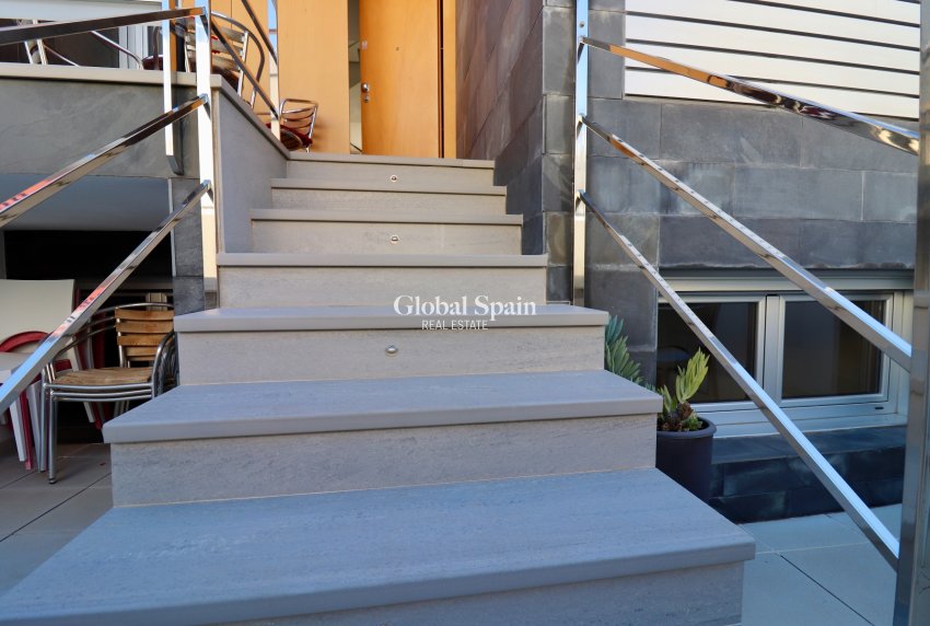 Odsprzedaż - Dom -
GUARDAMAR DEL SEGURA