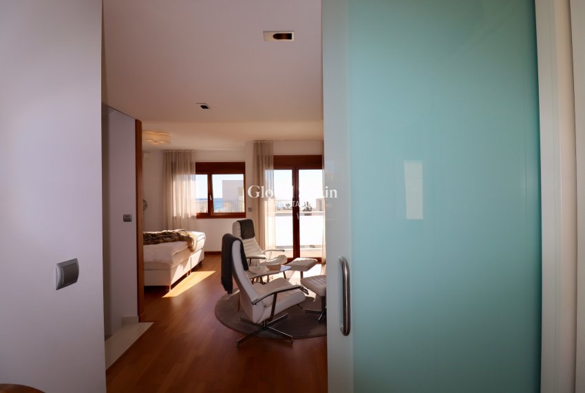 Odsprzedaż - Dom -
GUARDAMAR DEL SEGURA