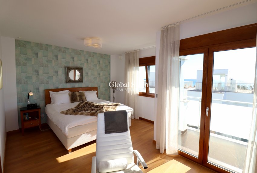 Odsprzedaż - Dom -
GUARDAMAR DEL SEGURA