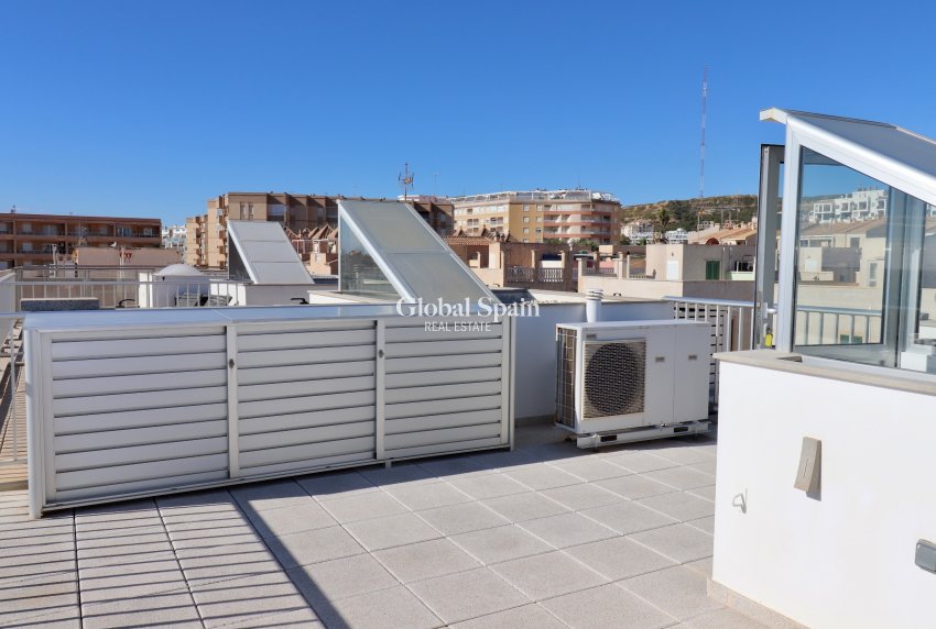 Odsprzedaż - Dom -
GUARDAMAR DEL SEGURA