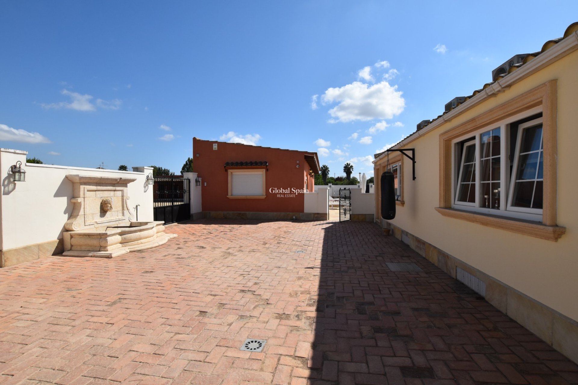 Odsprzedaż - DOM -
HEREDADES - Costa Blanca