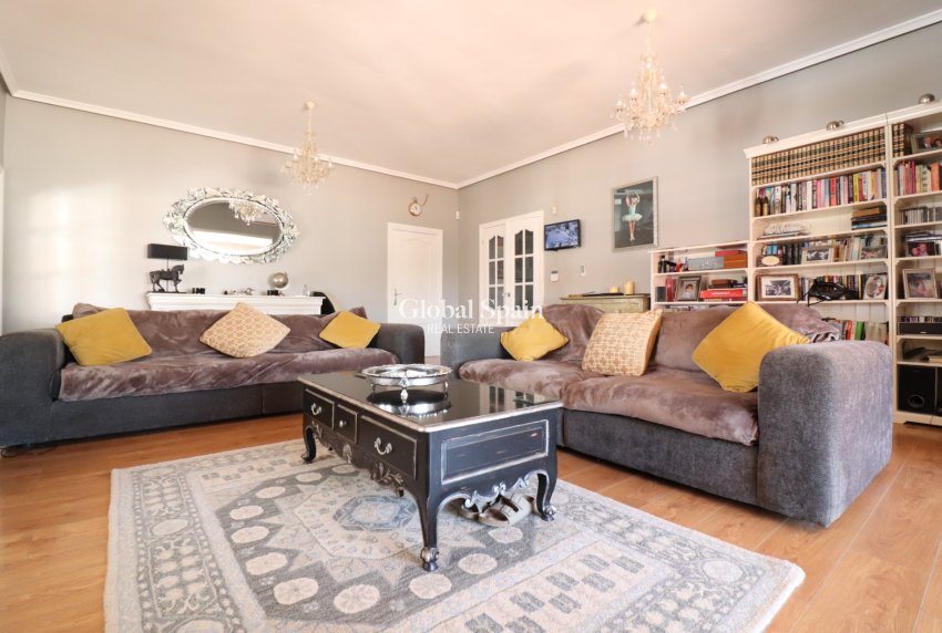 Odsprzedaż - DOM -
HEREDADES - Heredades - Country