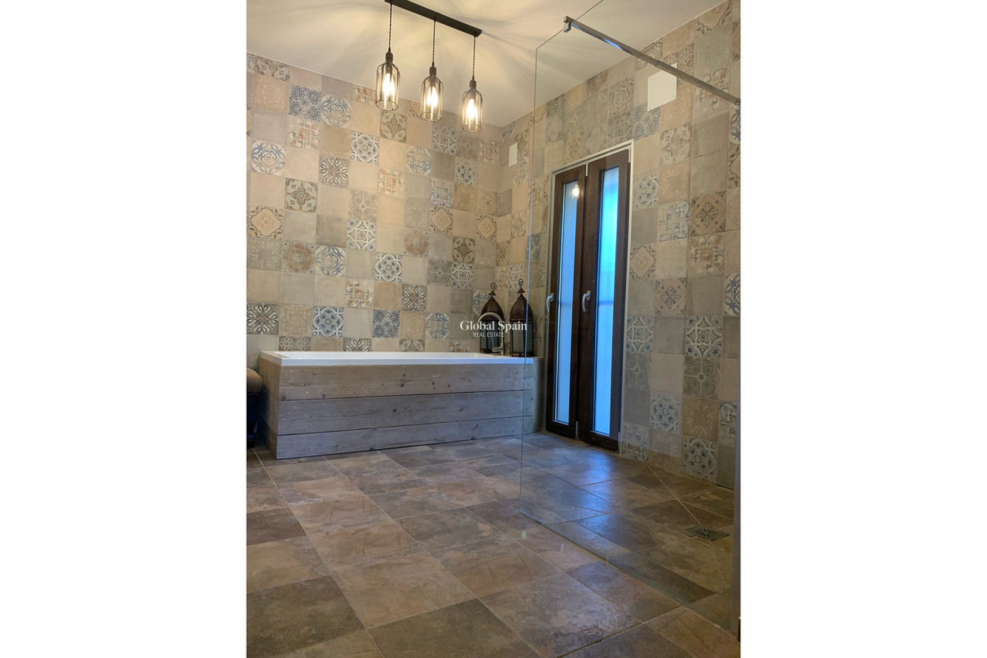 Odsprzedaż - DOM -
JALÓN - Inland