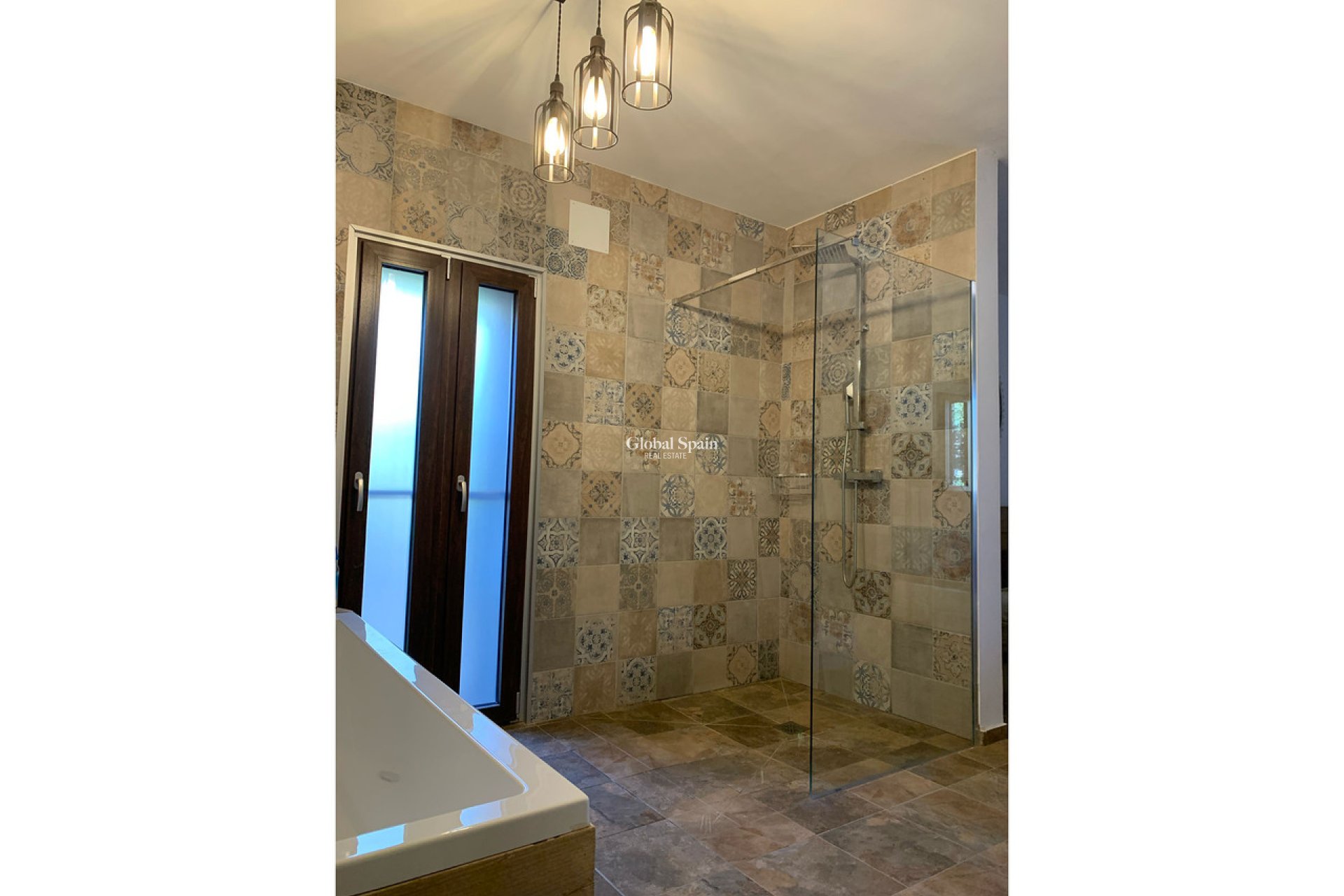 Odsprzedaż - DOM -
JALÓN - Inland