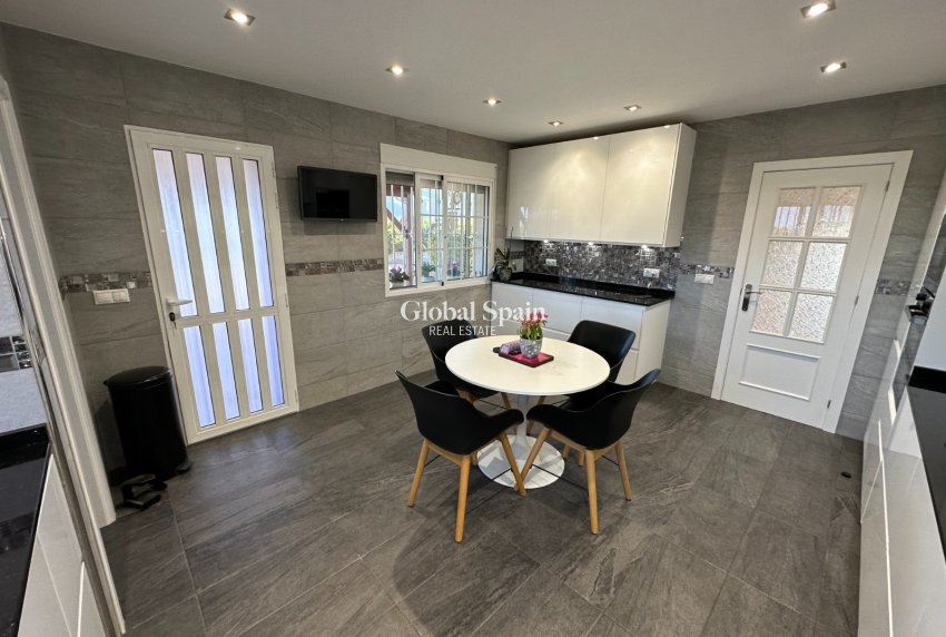 Odsprzedaż - DOM -
LA MATANZA - La Matanza