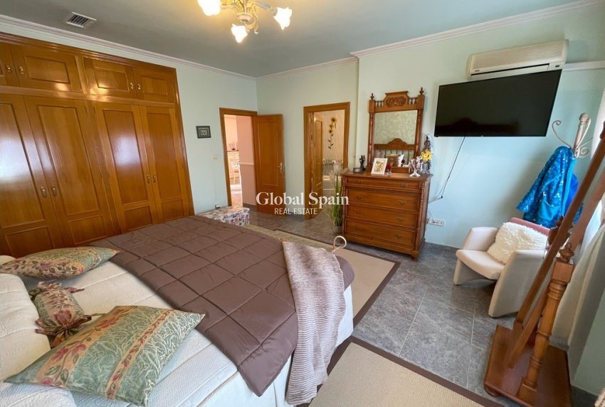 Odsprzedaż - DOM -
LA UNIÓN - Costa Calida