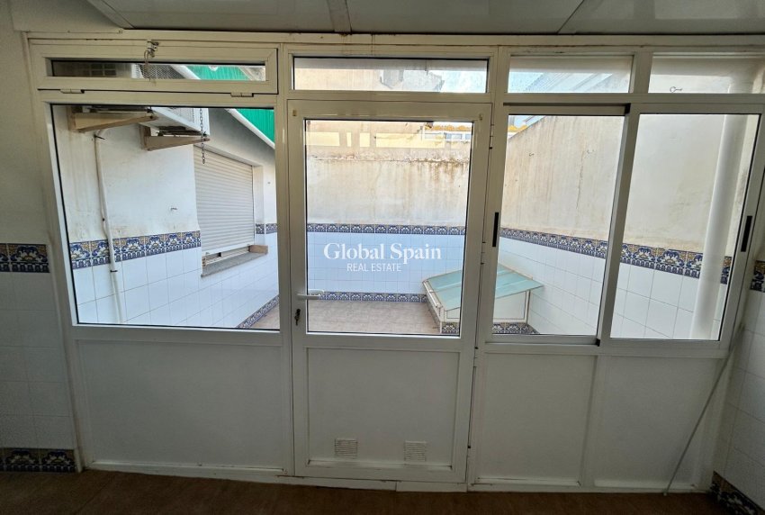 Odsprzedaż - DOM -
LOS ALCÁZARES