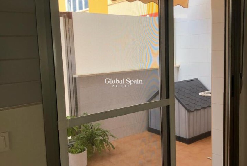 Odsprzedaż - DOM -
LOS ALCÁZARES