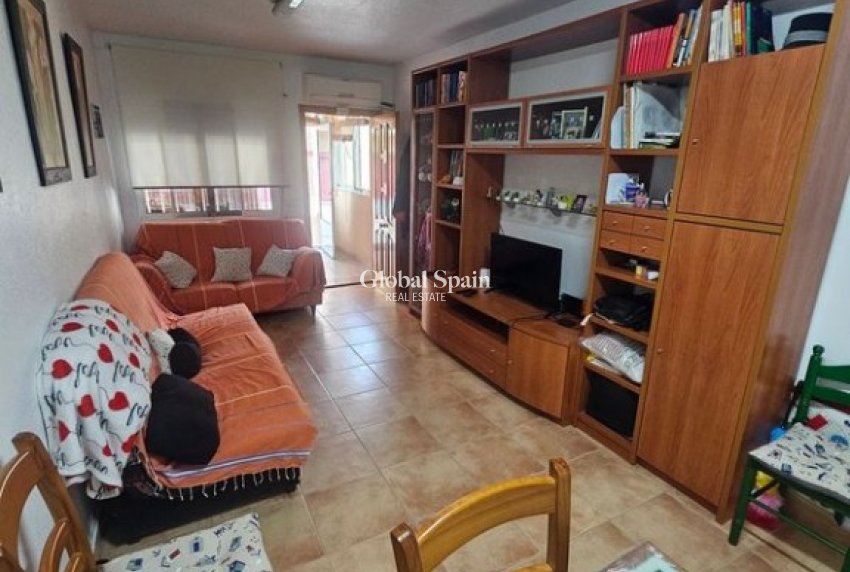 Odsprzedaż - DOM -
LOS ALCÁZARES