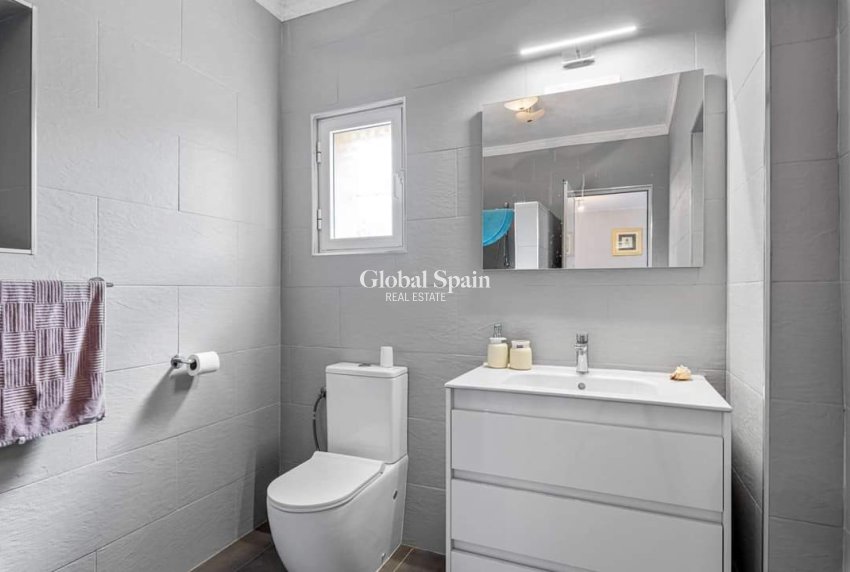 Odsprzedaż - DOM -
LOS MONTESINOS - Costa Blanca