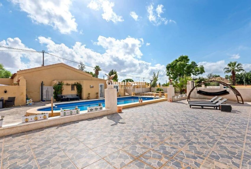 Odsprzedaż - DOM -
LOS MONTESINOS - Costa Blanca