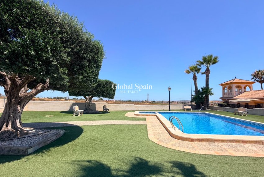 Odsprzedaż - DOM -
LOS MONTESINOS - Costa Blanca