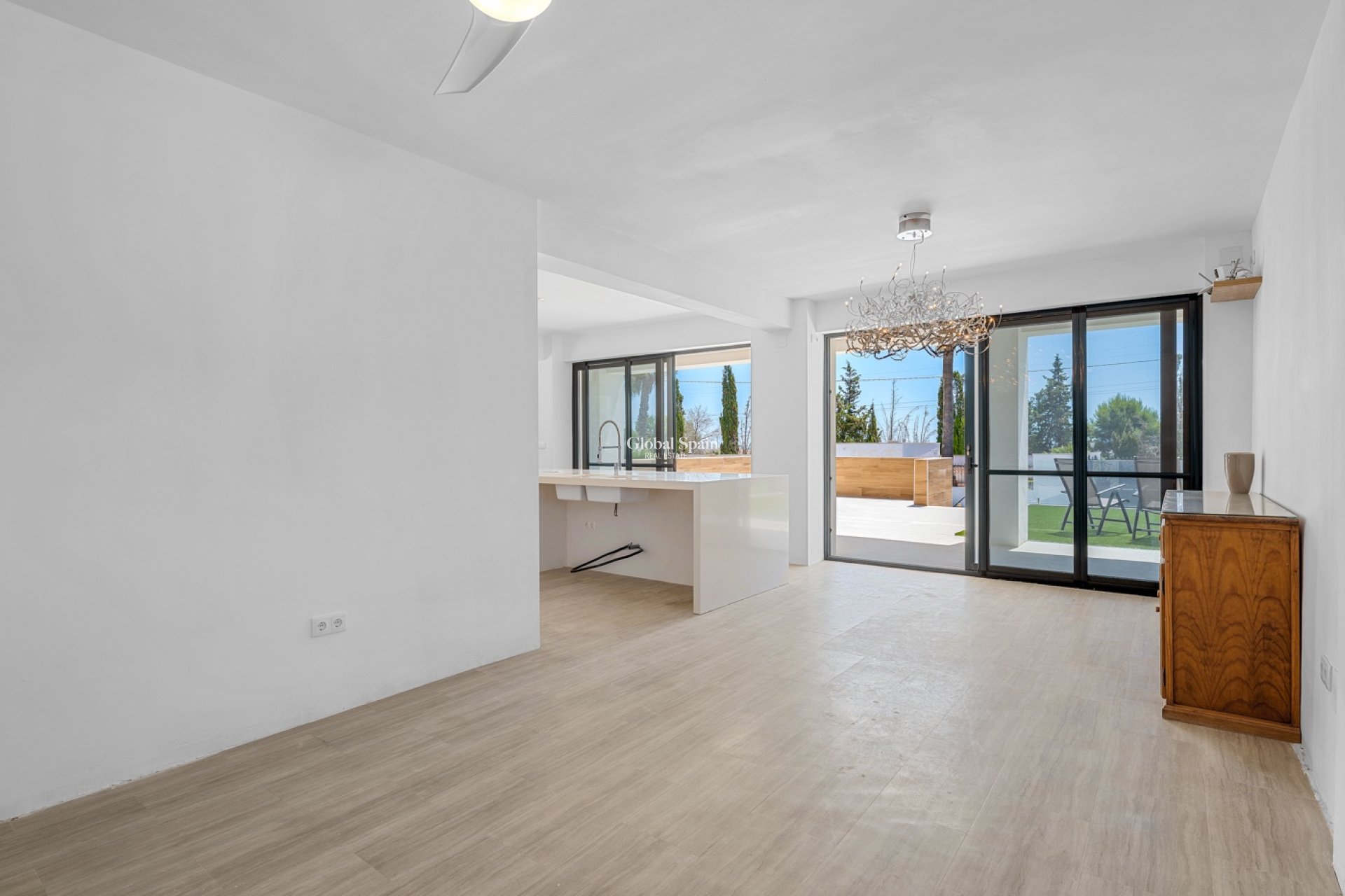 Odsprzedaż - DOM -
LOS MONTESINOS - La Herrada