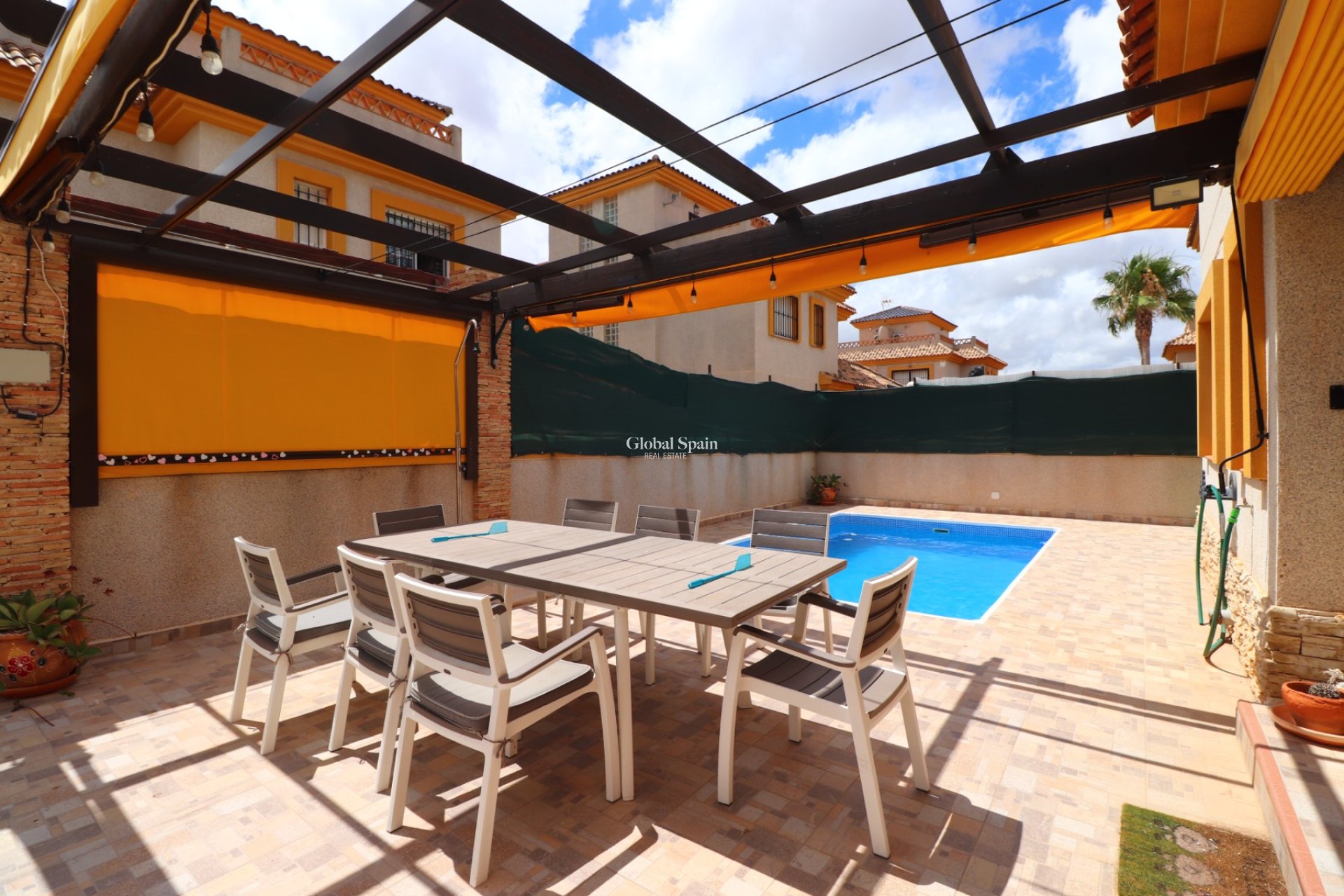 Odsprzedaż - DOM -
Los Montesinos - La Herrada
