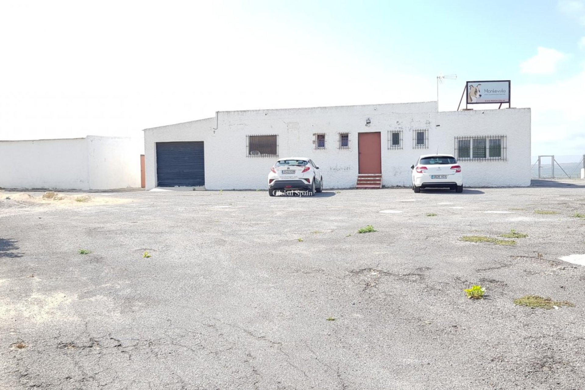 Odsprzedaż - DOM -
LOS MONTESINOS