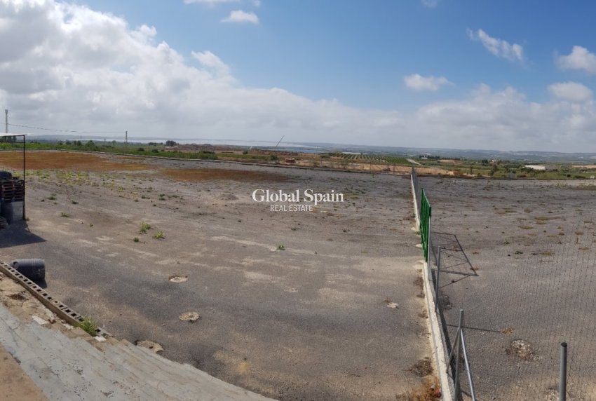 Odsprzedaż - DOM -
LOS MONTESINOS