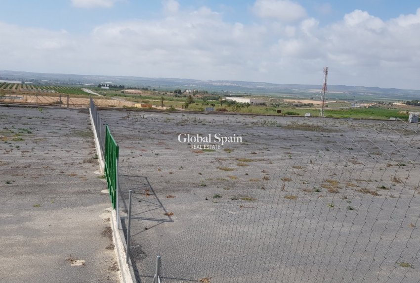 Odsprzedaż - DOM -
LOS MONTESINOS