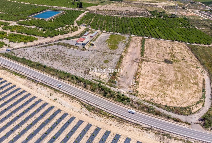 Odsprzedaż - DOM -
LOS MONTESINOS